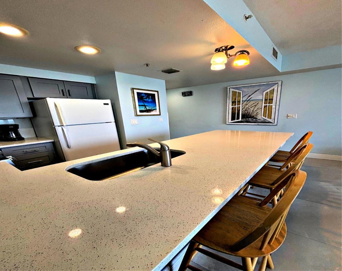 Vacation In Comfort And Luxury -1br Direct Oceanfront - Wyndham Ocean Walk 1307-0 Apartment